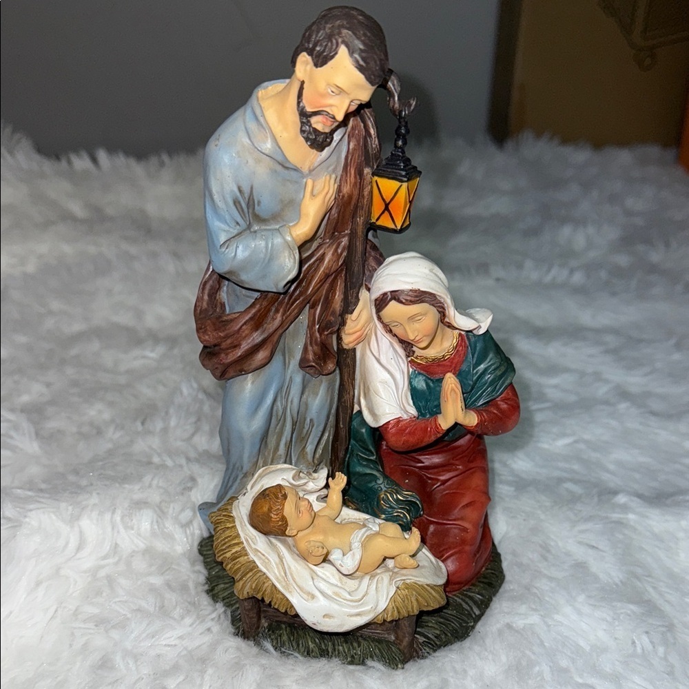 Jesus in manger 12x20 cm. 1 pc.